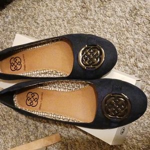 Daisy Fuentes Flat, 7.5 M Navy